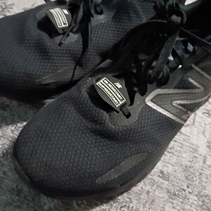 New Balance Men's Black and Gray Sneakers